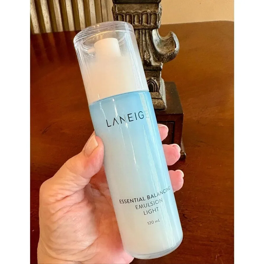 LANEIGE - NWOT - Essential Balancing Emulsion Light, 120 ml (4 fl. oz.) No Box
